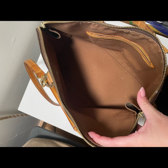 LOUIE VUITTON ALAMA BAG - Picture 4 of 7